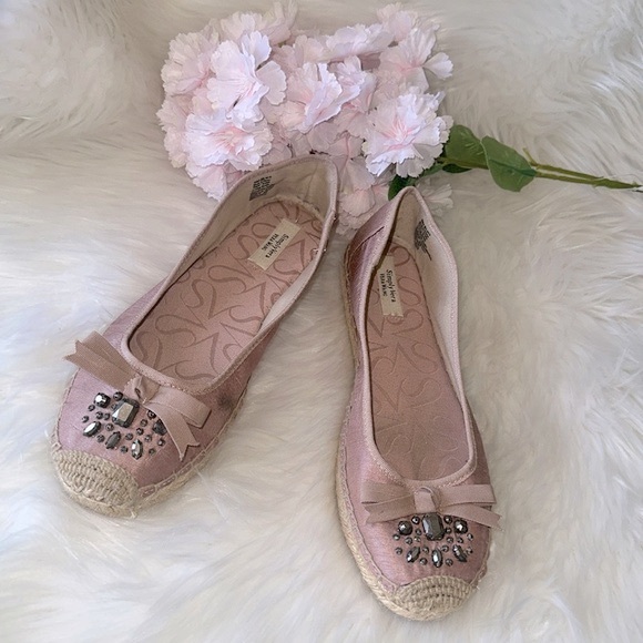 Simply Vera Wang Espadrille Sparkly Stones Flat Shoes Size 8.5 - Picture 1 of 6